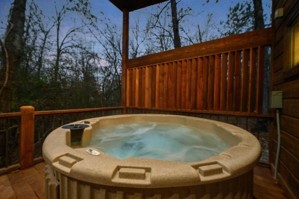 Diamond Cabin W/ Jet Shower & Secluded Back Deck! Broken Bow Eksteriør bilde